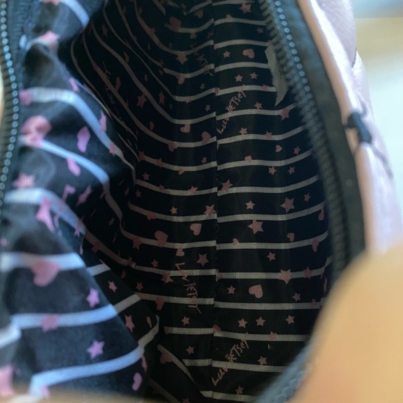 LUV Betsy Johnson Quilted Embroidered Bag with Nylon Straps New - Picture 4 of 5